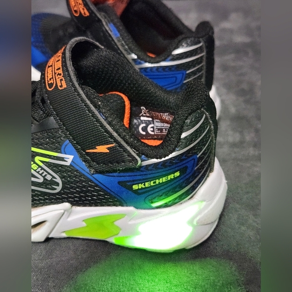 Skechers Black and Blue Sneakers with Breathable Mesh and Supportive Heel - Picture 5 of 7